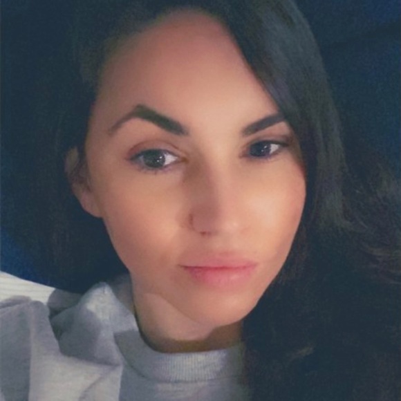 Meet your Posher, Rachel - Picture 1 of 6